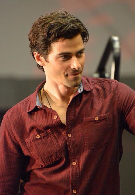 Stunning. Matt Cohen // #vancon 2015 #mattcohen Hospital Tv, Dj Qualls, Sebastian Roche, Supernatural Angels, Matt Cohen, Jim Beaver, Richard Speight, Samantha Smith, People Are Crazy