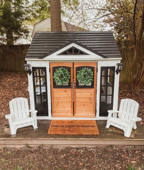 Playhouses For Kids, Outdoor Playhouses, Outdoor Playhouse, Kids Backyard Playground, Diy Playroom, Play Area Backyard, Play Garden, Backyard Playhouse, Playhouse Outdoor