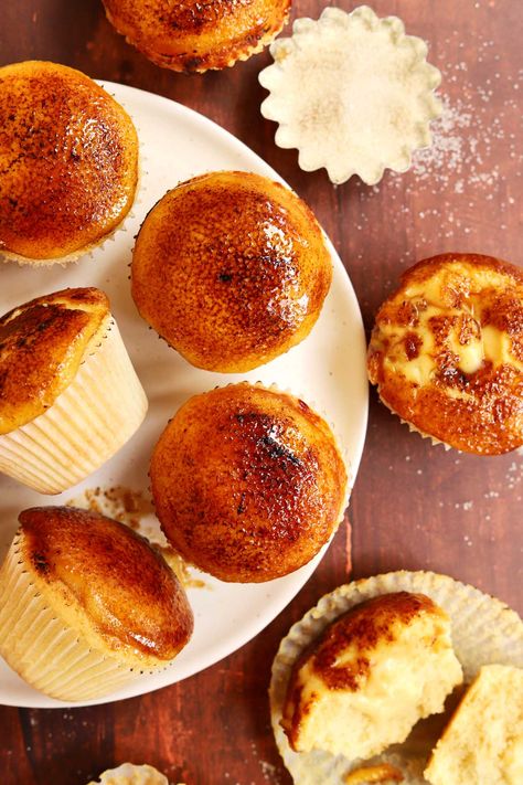 Crème Brûlée Cupcakes - Scientifically Sweet Coffee Food Recipes, Mini Creme Brulee Cheesecake, Recipes With Cream, Creme Brulee Cupcakes, Chocolate Crème Brûlée, Strawberry Almond Cake, Muffins Strawberry, Bakery Style Chocolate Chip Muffins, Strawberry Coffee Cake