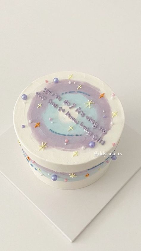 Purple Aesthetic Cake, Korean Birthday Cake Aesthetic, Bento Cake Design Birthday, Kue Disney, Soccer Birthday Cakes, Bolo Vintage, Purple Cakes Birthday, 15th Birthday Cakes, Small Birthday Cakes