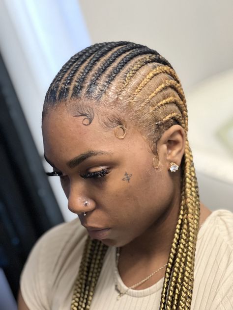 Cornrows With Skunk Stripe, Braided Cornrow Hairstyles Colour, Peekaboo Straight Back Braids, Skunk Stripe Feed In Braids, Skunk Stripe Blowout, Skunk Stripe Stitch Braids, Fulani Braids Skunk Stripe, Green Skunk Stripe Braids, Straight Back Braids With Color