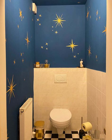 Star Themed Bathroom, Sun And Moon Bathroom, Maximalist Rental, Starry Bathroom, Starburst Bathroom, Dark Blue Bathroom, Star Bathroom, Bathroom Looks, Dark Blue Bathrooms