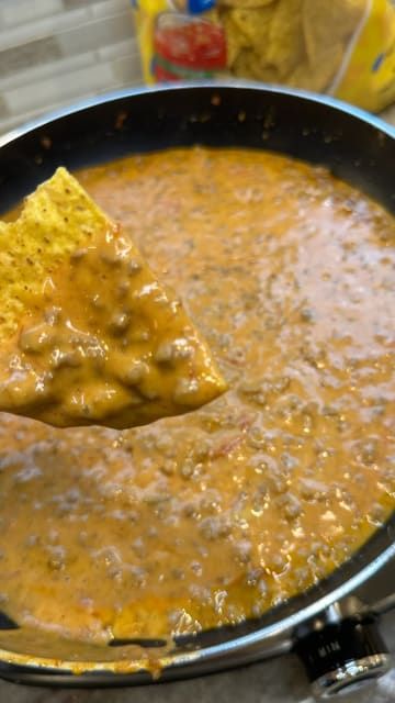 EASY BEEF QUESO DIP Easy Queso Dip No Velveeta, Hamburger Cheese Dip Velveeta, Beef Velveeta Cheese Dip, Hamburger And Cheese Dip, Easy Velveeta Cheese Dip, Homemade Queso Dip Easy, Crockpot Velveeta Cheese Dip, Velveeta Dip Recipes, Velveeta Queso Dip Crock Pot