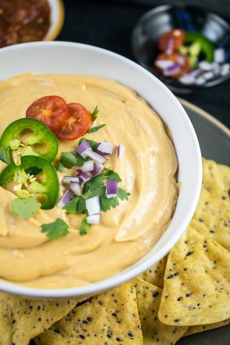 Cauliflower Queso, Dairy Free Nacho Cheese, Wonton Appetizer Recipes, Brie Recipes Appetizers, Cashew Queso, Chicken Appetizer Recipes, Summer Appetizer Recipes, Meatless Dishes, Vegan Queso