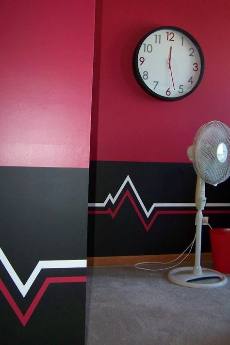 Pulse design painted on Chicago Bulls themed room. Red And Grey Room Ideas, Painted Rooms, Boy Room Paint, Diy Locker, Teenage Boy Room, Indoor Water Garden, Boy Rooms, Bedroom Updates, Chicago Sports