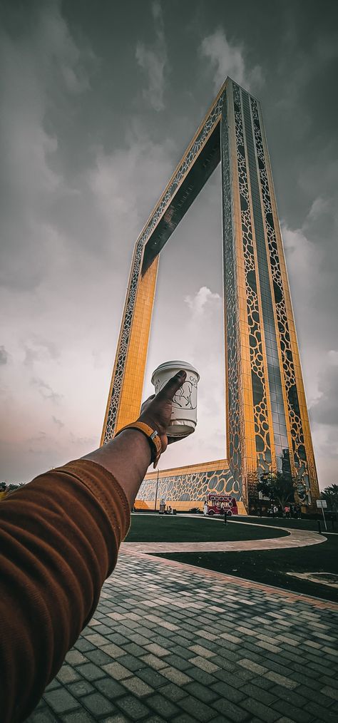 Capture every moment  because you live once Dubai Frame Photography, Old Dubai Photography, Dubai Wings, Dubai Frame Photo Ideas, Dubai Pics, Old Dubai, Dubai Outfit, Dubai Frame, Dubai Travel Guide