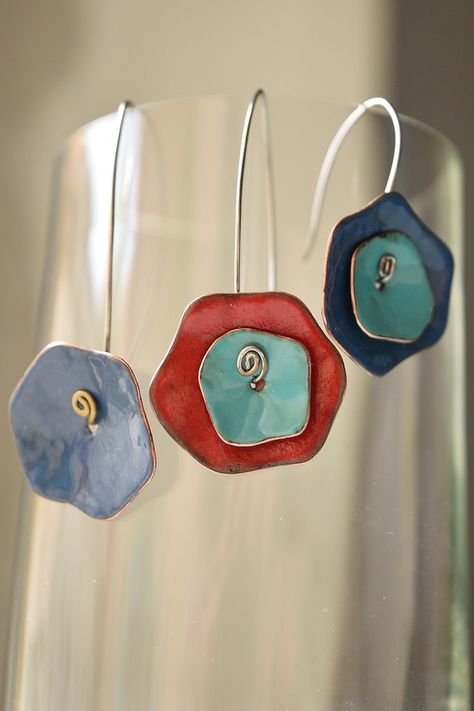 miskka - Etsy Interesting Earrings, Torch Fired Enamel Jewelry, Different Earrings, Polymer Clay Kunst, Enameling Jewelry, Gourds Crafts, Enamel Necklaces, Red Colour, Enamels