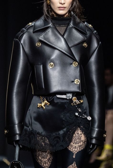 Versace Fashion, Steam Punk, Edgy Outfits, Fashion 2020, Looks Style, Winter Fashion Outfits, Curvy Fashion, Couture Fashion, Look Fashion