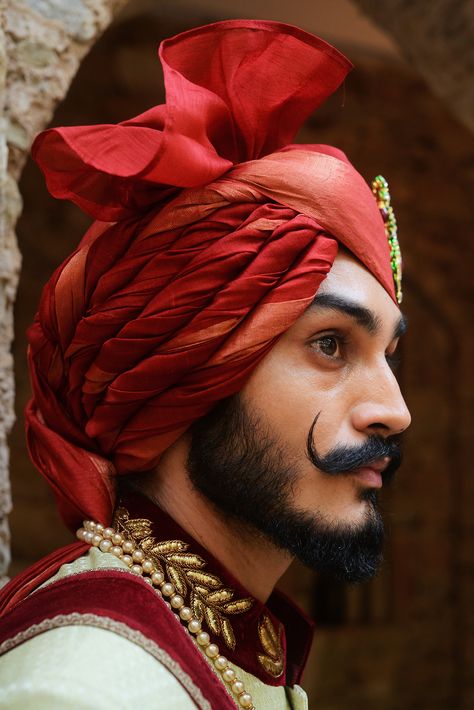 Wedding Pagdi, Indian Turban, Indian Groom Dress, Male Portrait Poses, Wedding Dresses Men Indian, Human Figure Sketches, Royalty Aesthetic, Wedding Outfit Men, Bridal Pictures