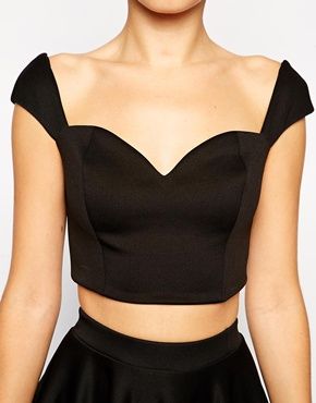 Sweetheart Neckline Blouse, Sleeveless Blouse Designs, Sweetheart Neckline Top, Simple Frock Design, New Saree Blouse Designs, Cute Dresses For Party, Crop Top Designs, Elegant Blouse Designs, Stylish Blouse Design