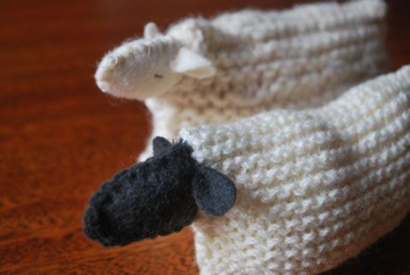 My youngest child is making this sheep as a beginner’s knitting project in Steiner Class 1 (ages 6 – 7)… seeing as the ‘bunny made out of a square’ tutorial has been s… Knitted Sheep, Sheep Crafts, Knit Basket, Beginner Knitting Projects, Vogue Knitting, A Sheep, Knitted Animals, Knitted Wit, Crochet Square