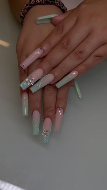 NAYELLY_NAILS ❁ on Instagram: "Ugh these are so beautiful!!😭 @elegancenailsupply MINT @elegancenailsupply UNICORN DUST" Sea Foam Nails, Nayelly Nails, Unicorn Dust, Blue Acrylic Nails, French Tip Acrylic Nails, French Nail Designs, Mermaid Nails, Acrylic Nail Designs, Sea Foam