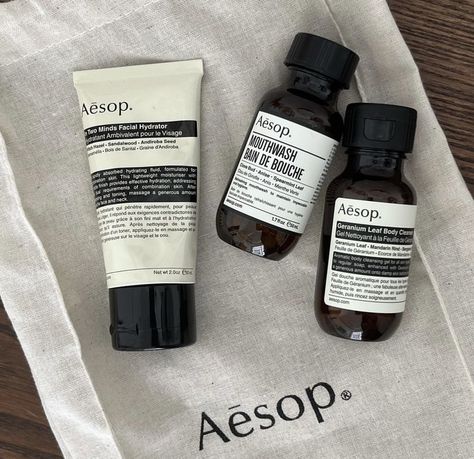 Aesop Bathroom, Luxury Makeup Aesthetic, Aesop Aesthetic, Everyday Perfume, Luxury Makeup Products, Rich Mom Aesthetic, Aesop Store, Makeup Luxury, Selfcare Aesthetic