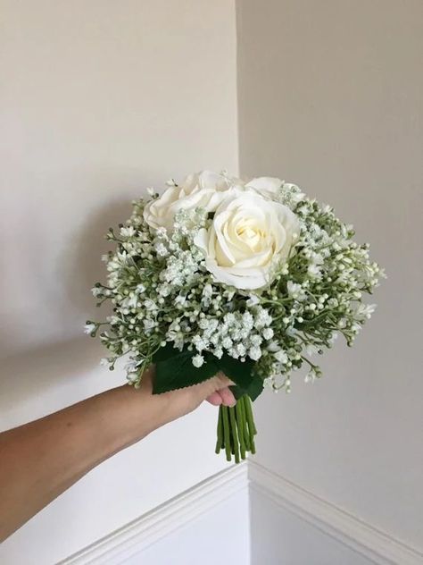 Gypsophila Rose Bouquet, Small Bridesmaid Bouquet Simple, Gypsophila Wedding Bouquet, Diy Boutonniere Wedding, Simple Bridesmaid Bouquets, Wedding Flowers Gypsophila, Rose Bridesmaid Bouquet, Tropical Wedding Centerpieces, Small Bridesmaid Bouquets