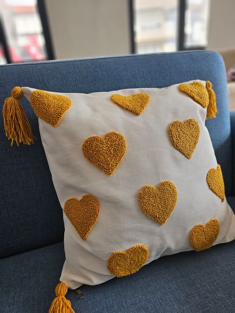 Cojines Aesthetic, Honeycomb Heart, Orange Punch, Simple Hand Embroidery Patterns, Tassel Pillow, Embroidered Throw Pillows, Heart Decor, Abstract Pillows, Heart Pillow