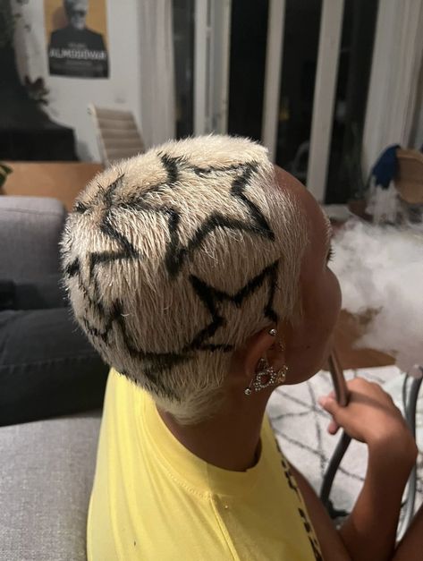 Dyed Hair Designs Shaved Head, Bald Hair Dye Designs Black Women, Blond Shaved Hair, Dyed Buzzcut Women, Buzz Cut Patterns, Dyed Buzzed Hair Women, Dyed Buzzcut Design, Shaved Blonde Hair, Bleach Buzz