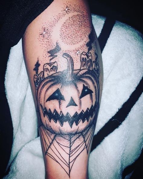 Lantern Tattoo, Pumpkin Tattoo, King Tattoos, Halloween Tattoos, Jack O Lantern, Skull Tattoo, Body Art, Tattoos