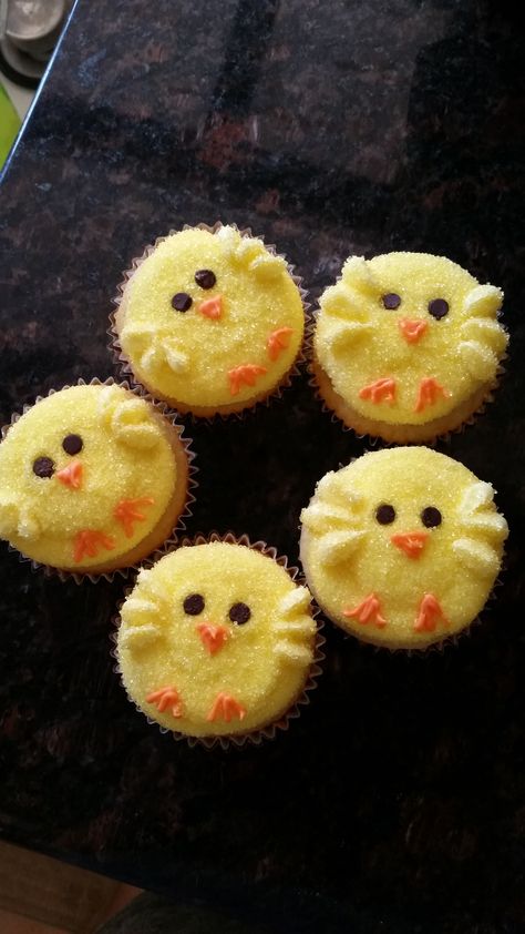 Baby Chick Cupcakes, Duck Cupcakes Ideas, Easter Chick Cake, Cupcakes Fancy, Easter Cupcakes Decoration, Chicken Cookies, Chick Cupcakes, Easter Desserts Cake, Chicken Cupcakes