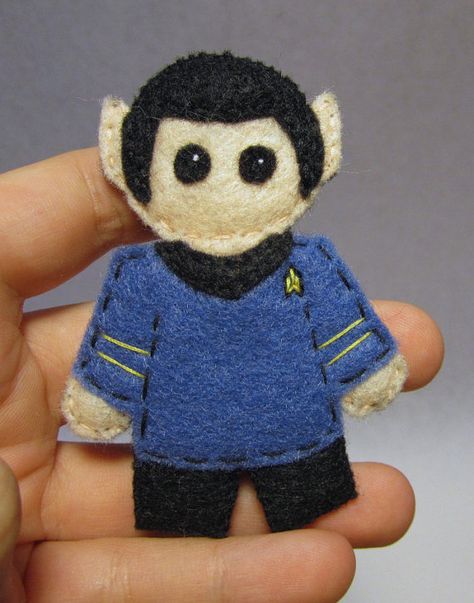 Star Trek TOS Spock in Uniform Felt Pin by LumpyButtonsGifts Star Trek Party, Felt Jewellery, Star Trek Gifts, Diy Seasonal Decor, Nerd Crafts, Hair Bow Tutorial, Felt Roses, Birthday Wrapping, Felt Flower Headband