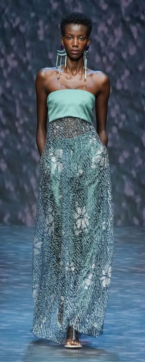 Emporio Armani Spring 2023 RTW Armani Haute Couture 2023, Armani Spring Summer 2023, Armani Prive Couture 2024, Giorgio Armani Fall Winter 2023 2024, Emporio Armani 2023, Giorgio Armani, Emporio Armani, Sequin Skirt, Maxi Skirt