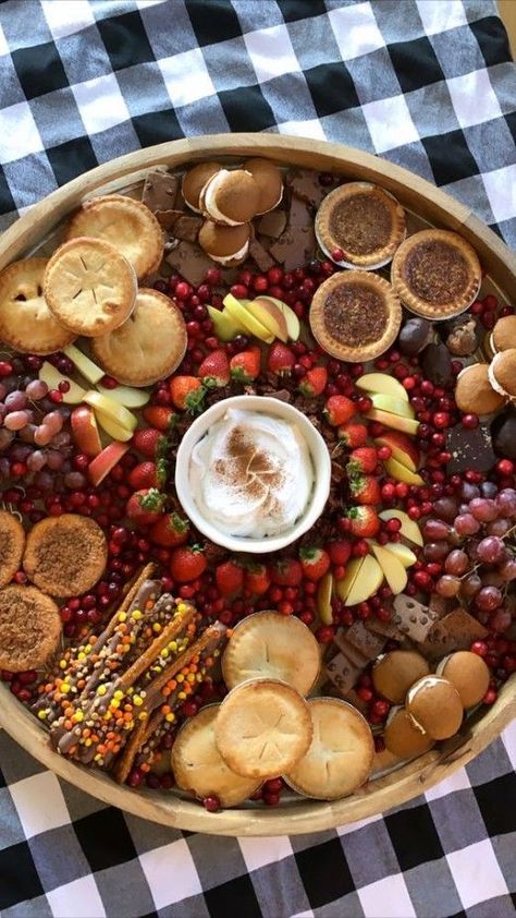 Charcuterie Board Dessert Thanksgiving, Autumn Dessert Charcuterie Board, Charcuterie Board Thanksgiving Dessert, Thanksgiving Dessert Board Platter, Fall Sweet Charcuterie Board, Dessert Charcuterie Board Thanksgiving, Fall Charcuterie Board Dessert, Thanksgiving Platter Ideas, Thanksgiving Dessert Platter