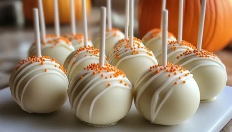 Easy Pumpkin Cake Pops Pumpkin Bread Cake Pops, Pumpkin Pie Cake Pops Easy, Thanksgiving Cake Pops Easy, Thanksgiving Cake Pops Ideas, Cake Pops Fall, Thanksgiving Cake Pops, Easy Pumpkin Cake, Fall Cake Pops, Moist Pumpkin Cake