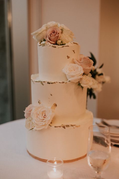 buttercream wedding with gold flakes and floral Wedding Cake Gold, Three Tier Cake, Pink Wedding Cake, Cake Stuff, Cake Inspo, Gold Wedding Cake, Gold Flakes, Tiered Cakes, Pink Wedding