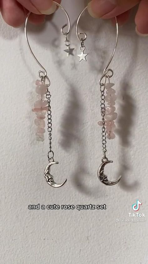 Earcuffs Diy How To Make, Cool Wire Jewelry, Diy Ear Rings, Diy Witch Jewelry, Wire Ear Cuffs Tutorial, Diy Cuff Earrings, Aesthetic Diy Earrings, Beaded Ear Cuff, Fairy Jewelry Diy