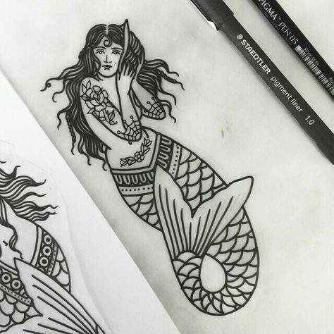 Traditional Mermaid Tattoos, Mermaid Tattoo Designs, Tattoos Mandala, Muster Tattoos, Harry Potter Tattoos, Tattoos Geometric, Disney Tattoo, Mermaid Tattoo, Mermaid Tattoos