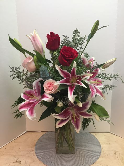 Lily and rose arrangement Bouquets Ideas, Valentine Bouquet, Watercolour Flowers, Bouquet Gift, Stargazer Lily, Flower Vase Arrangements, Rose Lily, Flowers Arrangements, Flowers Bouquet Gift