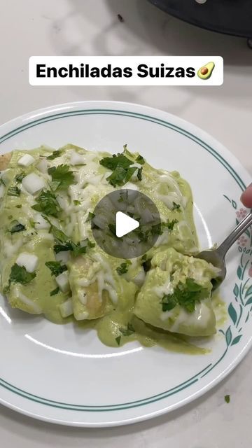 Enchilada Suiza Recipe, Enchiladas Green, Green Enchiladas, Enchiladas Suizas, Best Enchiladas, Hispanic Recipes, Noodle Recipe, Full Recipes, Hispanic Food