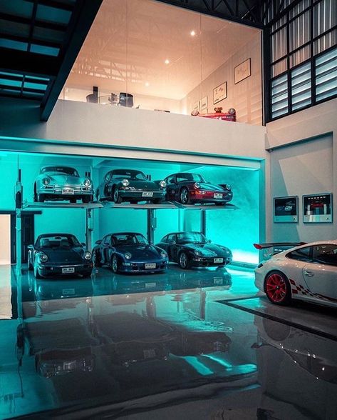 Car Showroom Interior, Casa Garage, Garage Design Interior, Luxury Car Garage, Underground Garage, Ultimate Garage, Garage Style, Dream Car Garage, Car Lift