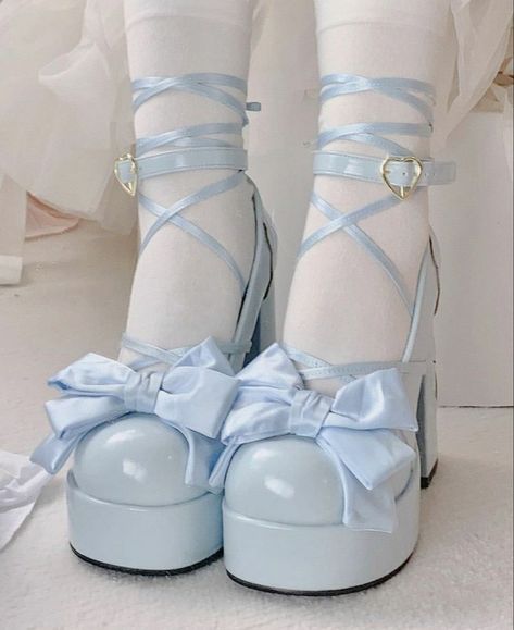 Pretty Heels, Dr Shoes, Cute Shoes Heels, Kawaii Shoes, Fancy Shoes, Cute Heels, Girly Shoes, Shoe Inspo, Aesthetic Shoes