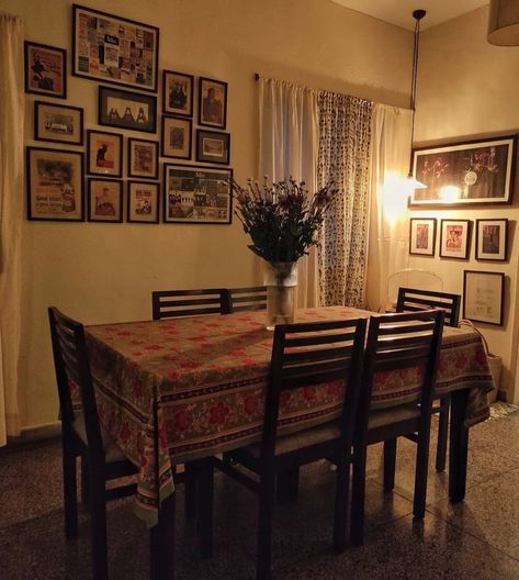 Bengali House Interior, Indian Homes Aesthetic, Bengali Home Decor Ideas, Indian Apartment Aesthetic, Indian Dinning Room Ideas, Indian Maximalist Interior, Bengali Interior Design, Indian Minimalist Interior, Korean Living Room Aesthetic