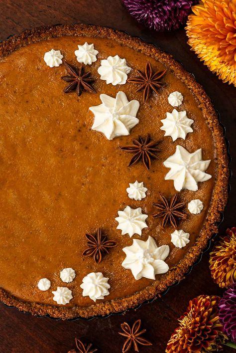 Pumpkin Pie Tart, Pumpkin Chai Pie, Pumpkin Pie With Pumpkin Pie Spice, Chai Pumpkin Cheesecake, Chai Pumpkin Pie Recipe, Pumpkin Chai Dessert, Chai Spiced Pumpkin Pie, Chai Pie, Chai Pumpkin Pie