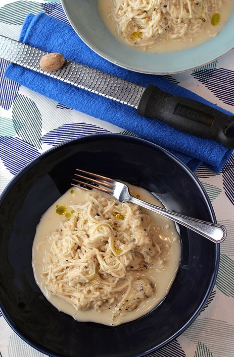 Creamy and cheesy, enoki Alfredo is so quick to make and thoroughly delicious. (recipe) Enoki Mushroom Steak, Enoki Mushroom Recipe, Mushroom Alfredo, Enoki Mushrooms, Mushroom Varieties, Brown Sugar Cookies, Italian Favorites, Food Substitutions, Tv Food