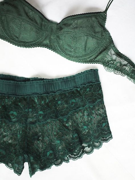 Green Lingerie Aesthetic, Lingerie Aesthetic, Carlson Young, Heather Duke, Green Lingerie, Slytherin Aesthetic, Aesthetic Green, Nina Dobrev, Bustiers