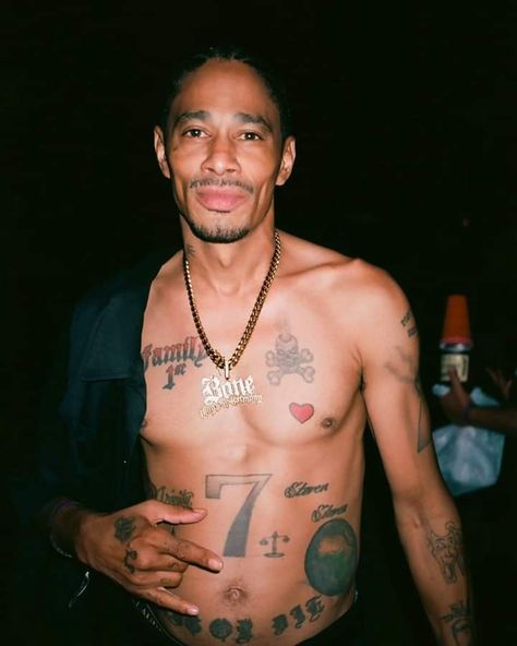 Layzie Bone, Men Abs, Esthetician, Rappers, Bones, Quick Saves