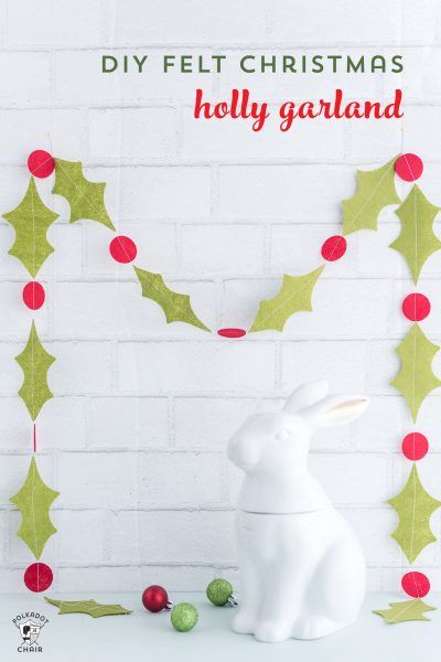 How to Make a Simple Holly Felt Christmas Garland; a Cricut Project, a Sewing post from the blog The Polka Dot Chair, written by Melissa Levanger Mortenson on Bloglovin’ Felt Holly, Diy Christmas Canvas, Holly Garland, Scandinavian Christmas Decorations, Christmas Decorations Garland, Felt Banner, Christmas Bunting, Christmas Craft Projects, Holiday Planner