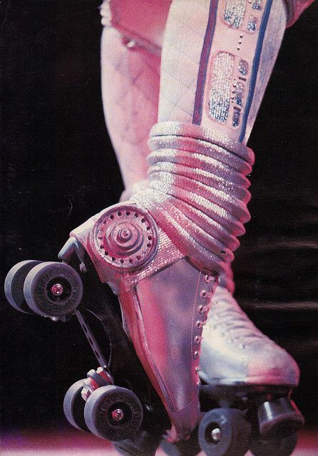 Starlight Express Starlight Express Musical, Roller Skate Shoes, Roller Disco, Disco Fever, New Retro Wave, Pastel Grunge, Disco Era, Roller Girl, Roller Derby