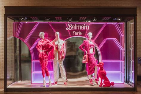 The Balmain meets Barbie Pop-Up called for some amazing window displays. I love this one because the background decor has this neon ombre look to it that is really cool. I also love a monochromatic look, especially for a Barbie theme, it totally makes sense. Barbie Store, Fashion Window Display, Monogram Hoodie, Window Display Retail, Ancestry Family Tree, Suit Stores, Fashion Displays, Barbie Summer, New Barbie