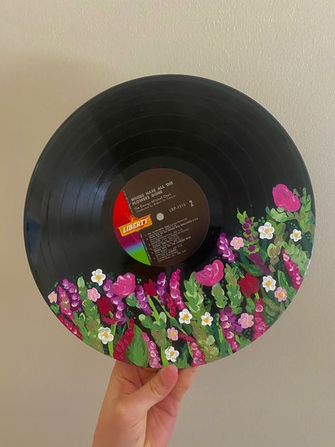 Record Painting Ideas, Vinyl Paintings, Vinyl Art Paint, Record Painting, Hand Painted Flowers, Vinyl Art, Art Paint, Vinyl Records, Room Inspiration