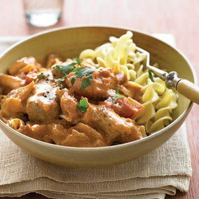 Pork Paprikash (Hungarian Stroganoff) @keyingredient #chicken #vegetables #pork Pork Paprikash Recipe, Pork Paprikash, Pork Goulash, Paprikash Recipe, Martha Stewart Recipes, Pork Stir Fry, Pork Stew, Winter Dinner Recipes, Hungarian Recipes