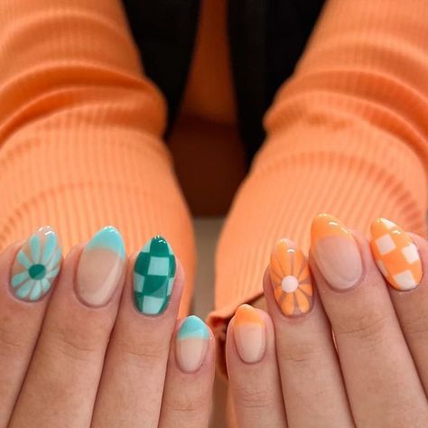 Aubrey Kidd • Idaho Nail Artist on Instagram: "Okay what a BABE!!!! These are so freaking cute. 🍊  #springnails #floralnails #groovynails #nailsnailsnails #nailsofinstagram #gelnails #buildergelnails #hardgeloverlay #structuredgelmanicure #boisenails #meridiannails #organgenails" Nail Art Different Colors On Each Hand, One Hand Design Nails, Bright Fun Nails Summer, Nails All Different Designs, Summer Retro Nails, May Flower Nails, Two Different Nails On Each Hand, Opposite Nail Designs On Each Hand, Cute Summer Nail Inspo Short