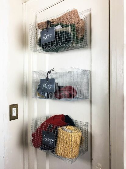 Wire baskets are going to be your new best friend after you see these ideas! #DIY #WireBasket #Repurpose Diy Declutter, Bike Storage Apartment, Chicken Wire Basket, Diy Space Saving, Wire Bins, Diy Shoe Rack, Wire Basket Storage, Diy Space, Wire Storage