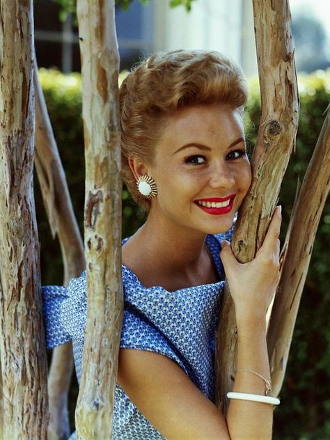 Mitzi Gaynor, Stars D'hollywood, Hollywood Legends, Love Vintage, Golden Age Of Hollywood, Musical Movies, Female Singers, Silver Screen, Vintage Hollywood