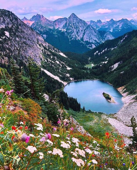 Pacific Northwest Escapes on Instagram: “Mythical Mountains of North Cascades National Park. Photo by @jitabebe #northbendescapes 🏔 Click the bio link to book a vacation rental in…” Scenery Beach, Phuket Island, Cascades National Park, Cascade National Park, North Cascades National Park, Image Nature, Adventure Vacation, Nature Scenery, Have Inspiration