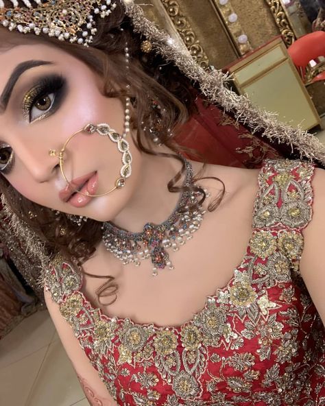 Makeup Kashees Bridal Makeup, Bridal Makup, Laiba Khan, Bangladeshi Bride, Bride Mehndi, Alizeh Shah, Pakistani Beauty, Bridal Blouses, Pakistani Bridal Makeup