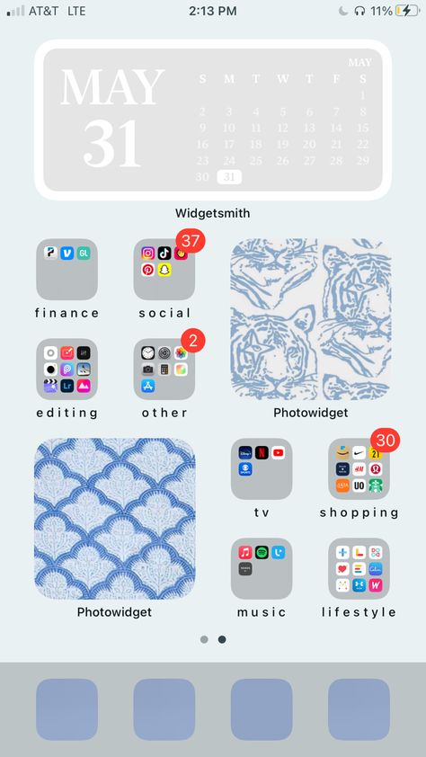 Home Screen Layout Iphone Preppy, Coastal Granddaughter Phone Layout, Cute Phone Organization Ideas, Blue Home Screen Layout, Preppy Ios 16, Preppy Home Screen Ideas, Cute Home Screen Ideas, Preppy Home Screen, Preppy Homescreen