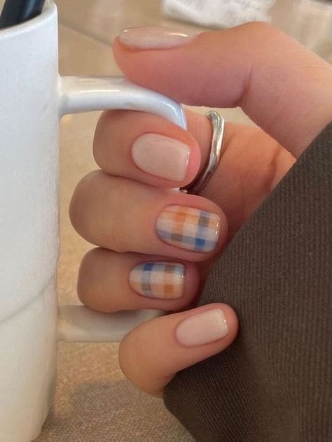 fall vibe plaid nail designs Easter Bunny Nails, Most Beautiful Nails, Plaid Nail Designs, Unique Nail Designs, Olive Nails, Bunny Flower, Nails Trending, Simple Fall Nails, Bunny Nails